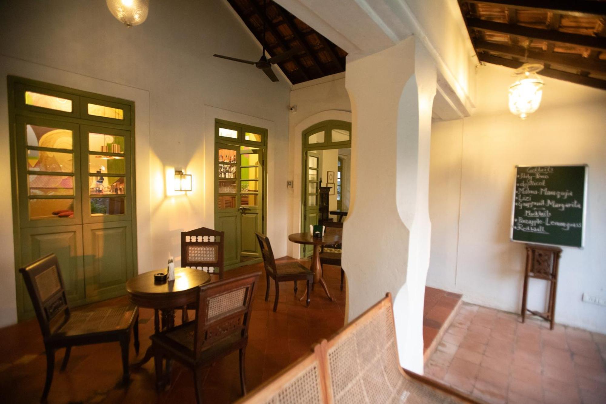 The Project Cafe Hotel Aldona Luaran gambar