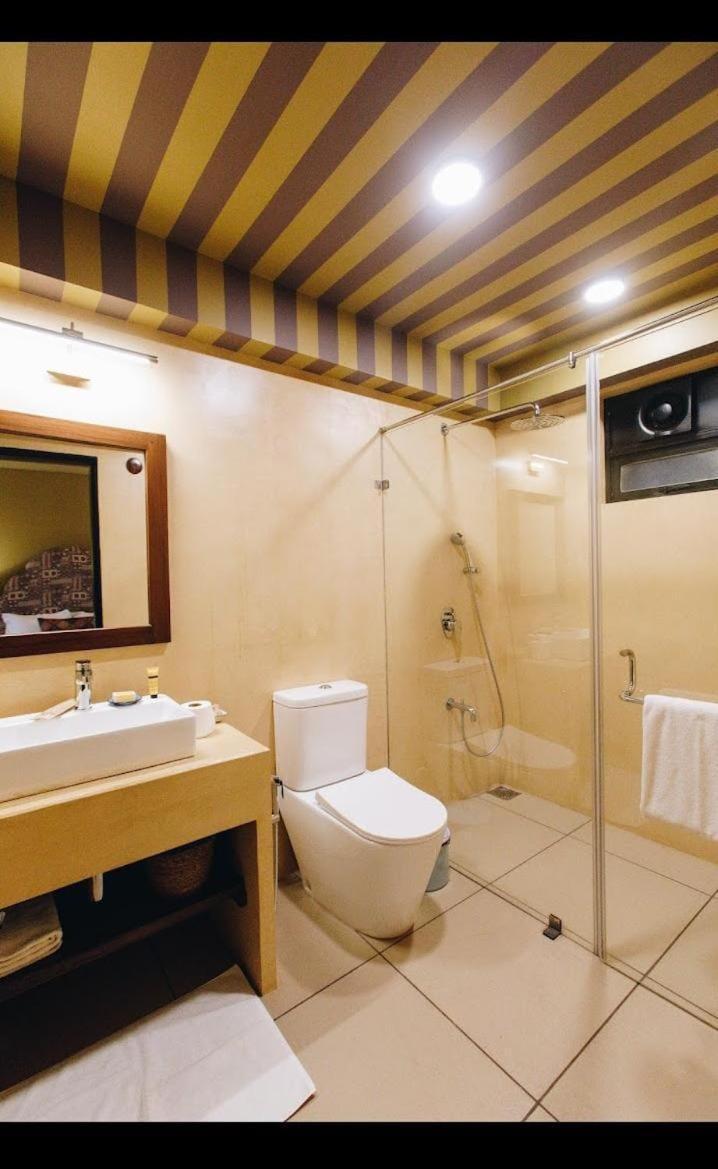 The Project Cafe Hotel Aldona Luaran gambar